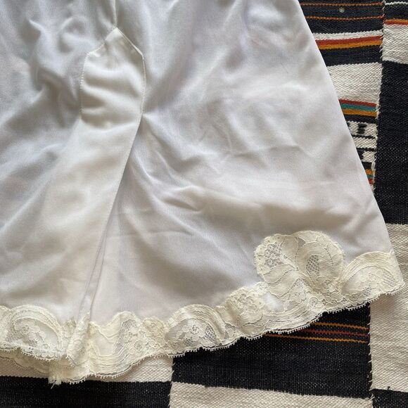 Vintage Pettipants Slip Shorts Nylon Bloomers Split Skirt Lace Trim White Small - Picture 6 of 8